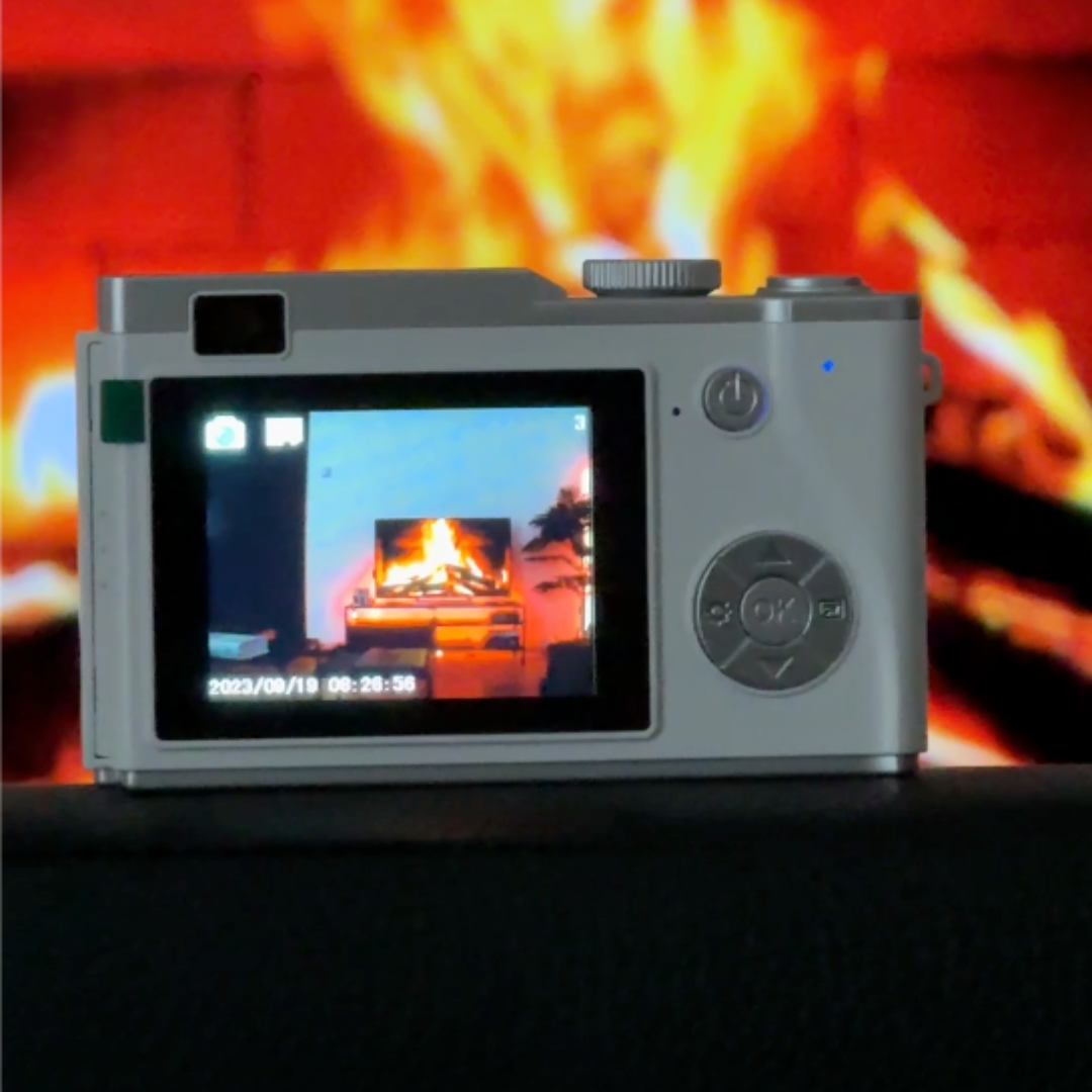 digitalni retro fotoaparat iz 2000ih