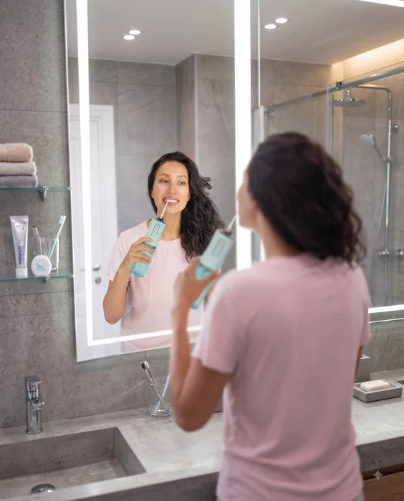 AquaClean Pro – uređaj koji čisti zube tamo gde četkica ne može