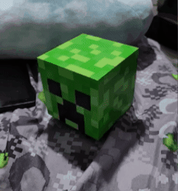 Minecraft Creeper Lampa sa Zvukom